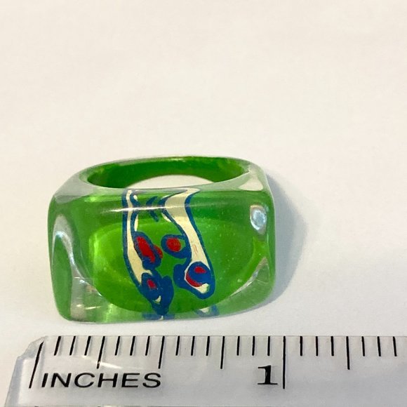 Vintage Lucite Acrylic Ring Size 6 Retro Abstract Hand Painted Green Blue Red - Picture 11 of 12